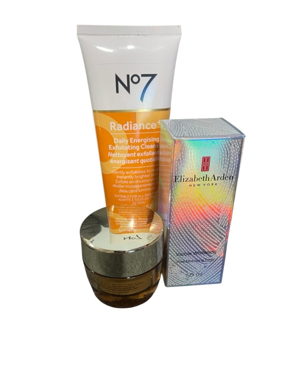 No7 Radiance Daily Energising Exfoliating Cleanser + Elizabeth Arden Set